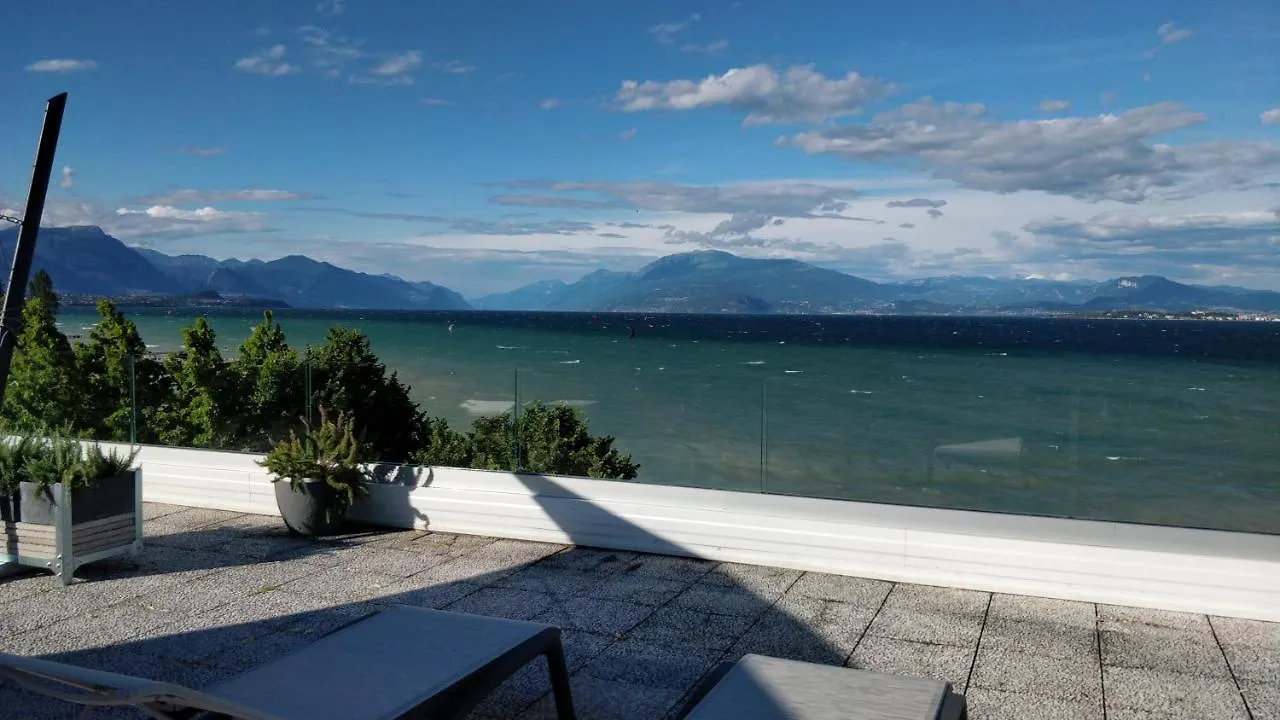 Hotel Riviera Ντεζεντσάνο ντελ Γκάρντα