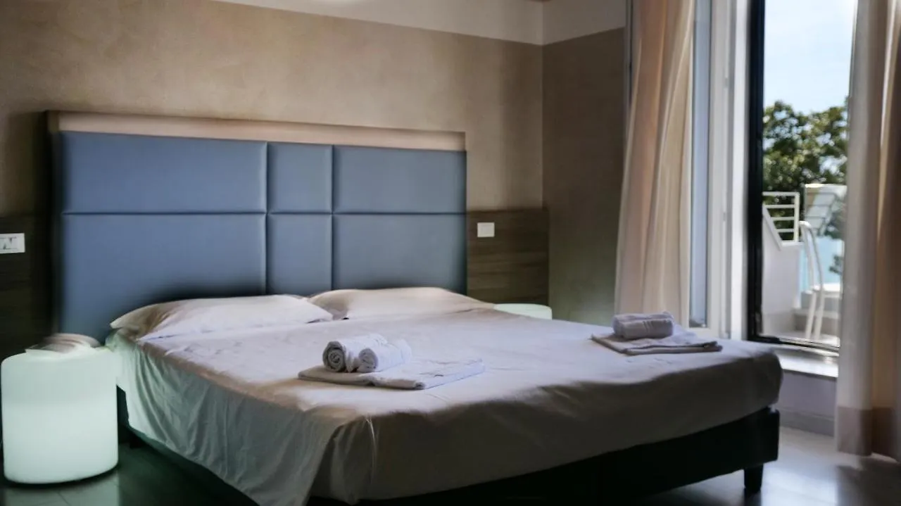 Hotel Riviera Ντεζεντσάνο ντελ Γκάρντα